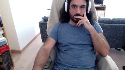 Snapshot of yeeaahoo chatting on 10.31.25 yeeaahoo online show from 10.31.25