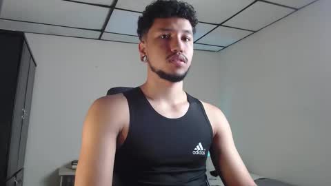 Snapshot of yeff_stone chatting on 10.23.25 yeff online show from 10.23.25