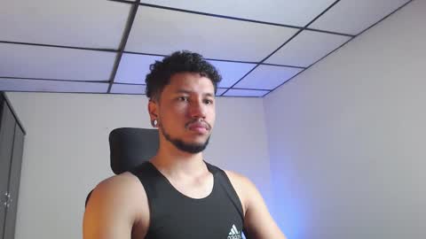 Snapshot of yeff_stone chatting on 10.29.25 yeff online show from 10.29.25