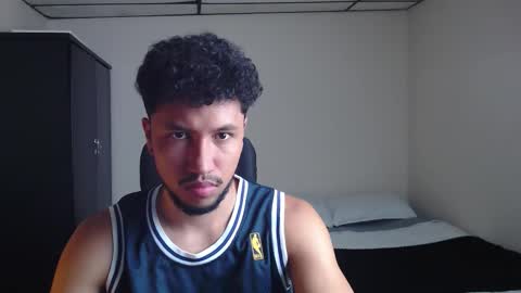 Snapshot of yeff_stone chatting on 11.01.25 yeff online show from 11.01.25