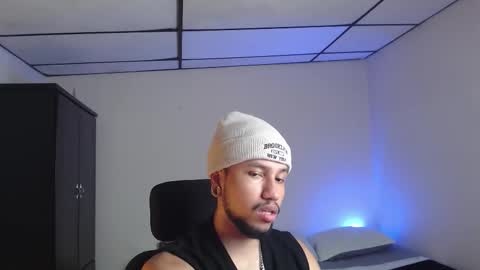 Snapshot of yeff_stone chatting on 11.09.25 yeff online show from 11.09.25