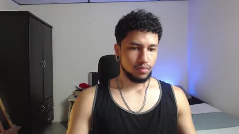 Snapshot of yeff_stone chatting on 12.17.25 yeff online show from 12.17.25