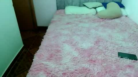 Snapshot of yeibles_hana2 chatting on 11.11.25 yeibles_hana2 online show from 11.11.25