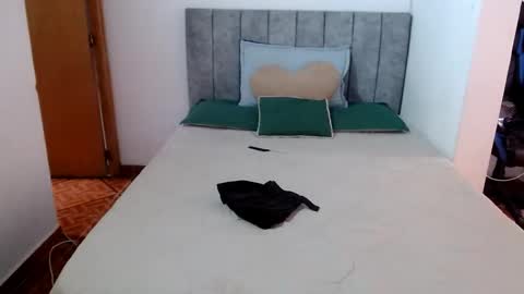 Snapshot of yeibles_hana2 chatting on 12.03.25 yeibles_hana2 online show from 12.03.25