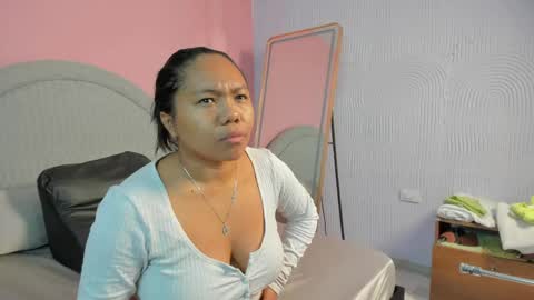 Snapshot of yeika_foxy chatting on 04.17.26 yeika_foxy online show from 04.17.26