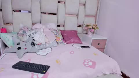 Yeins online show from 11.21.25