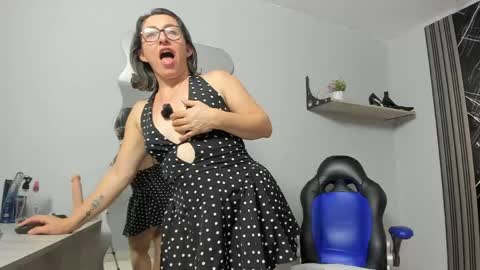 yelena03 online show from 04.15.26