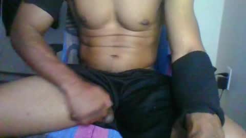 Snapshot of yellaboy31 chatting on 10.22.25 yellaboy31 online show from 10.22.25