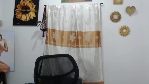 Snapshot of yemaya_28 chatting on 01.26.25 Yemaya 28 online show from 01.26.25