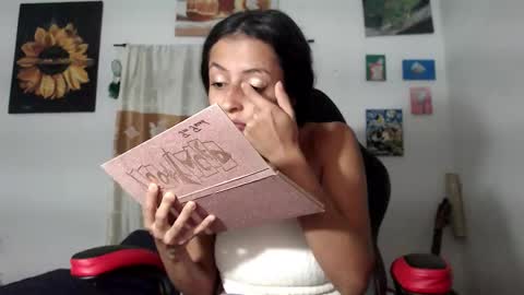 Snapshot of yemaya_28 chatting on 11.04.25 Yemaya 28 online show from 11.04.25