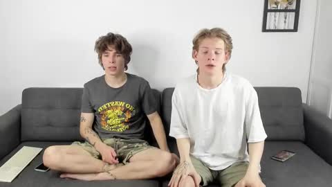 Snapshot of yen2025 chatting on 09.26.25 Yen online show from 09.26.25