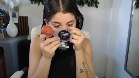 Yenni online show from 02.25.26