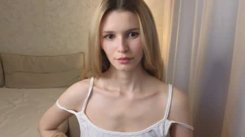 Snapshot of yennaone chatting on 05.18.26 Yenna online show from 05.18.26