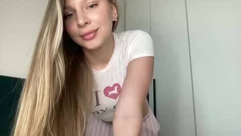 Snapshot of yes_baby_shine chatting on 01.11.26 Eva online show from 01.11.26