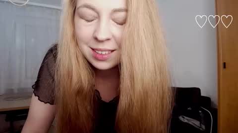 Snapshot of yes_itstrue chatting on 11.11.25 Sasha online show from 11.11.25