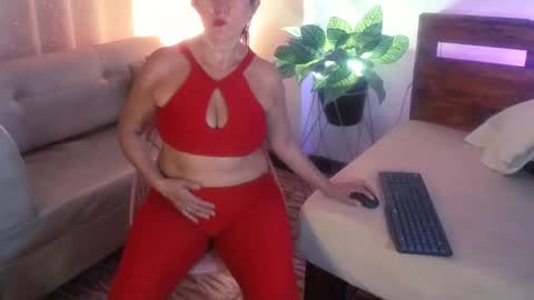 Snapshot of yeseniaa25_ chatting on 11.14.25 Yeseniaa25 online show from 11.14.25