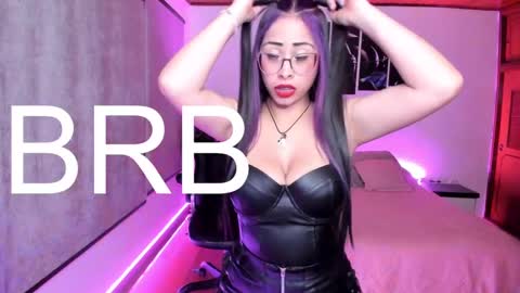 yesie_hot2 online show from 03.10.25