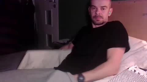 Snapshot of yewloo chatting on 11.26.25 yewloo online show from 11.26.25