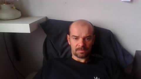 Snapshot of yewloo chatting on 12.22.25 yewloo online show from 12.22.25