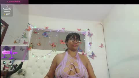 Snapshot of yhazan_blake88 chatting on 10.31.25 Yhazan Blake online show from 10.31.25