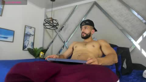 Yiyo online show from 01.10.25