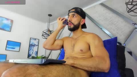 Yiyo online show from 01.17.25