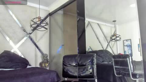 Yiyo online show from 02.12.25