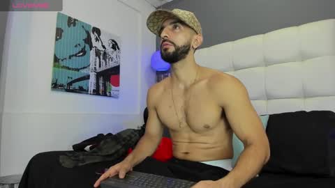 Yiyo online show from 02.23.25