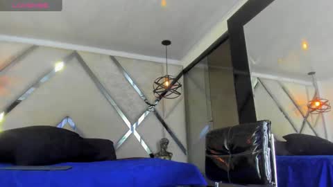 Yiyo online show from 03.12.25