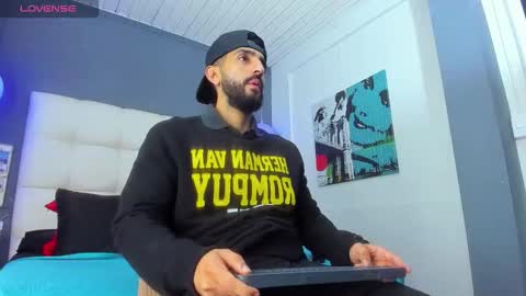 Yiyo online show from 02.04.26