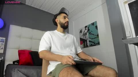 Yiyo online show from 02.08.26