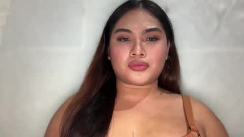 yllana love online show from 11.26.25