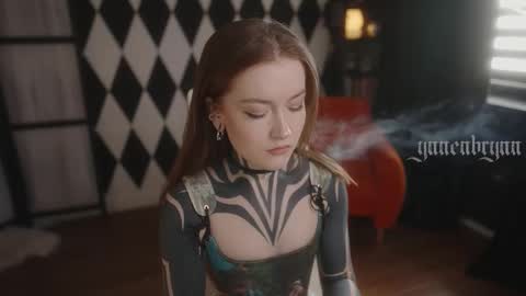 ynnenbrynn online show from 10.11.25