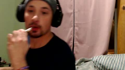 Snapshot of yobleez chatting on 02.18.26 yobleez online show from 02.18.26