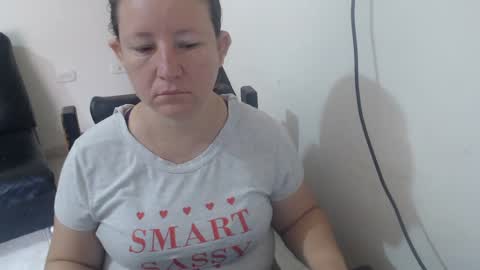 Snapshot of yohis_kiut25 chatting on 02.18.25 yohis online show from 02.18.25