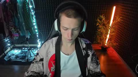 Snapshot of yoi_aji chatting on 11.08.25 You can ask my name in pm online show from 11.08.25