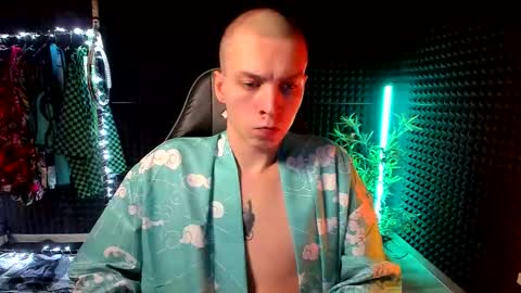 Snapshot of yoi_aji chatting on 11.19.25 You can ask my name in pm online show from 11.19.25