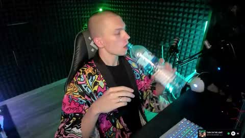 Snapshot of yoi_aji chatting on 11.26.25 You can ask my name in pm online show from 11.26.25