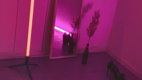 Snapshot of yoka_paradoxxx chatting on 12.23.25 yoka_paradoxxx online show from 12.23.25