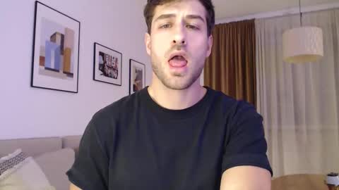 Snapshot of yoooups chatting on 12.14.25 Yoooups online show from 12.14.25