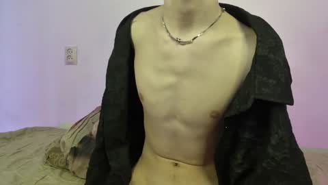 Snapshot of you_dreamss chatting on 02.06.25 MikeLina Darren Steve Max online show from 02.06.25
