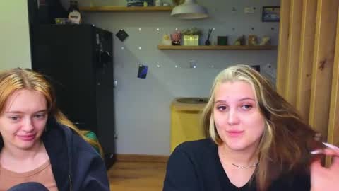 Anna and Luna online show from 05.25.26