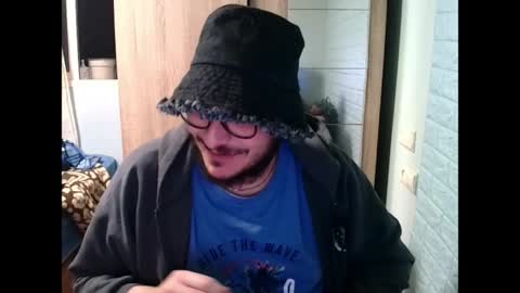 Snapshot of younromki chatting on 04.13.26 A... online show from 04.13.26