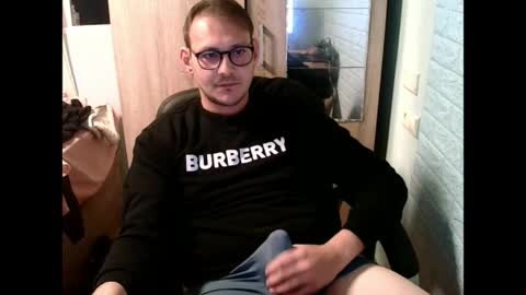 Snapshot of younromki chatting on 04.25.26 A... online show from 04.25.26