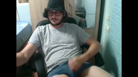Snapshot of younromki chatting on 06.21.26 A... online show from 06.21.26