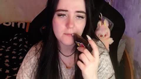 Snapshot of your_8a8y chatting on 12.22.25 your_8a8y online show from 12.22.25