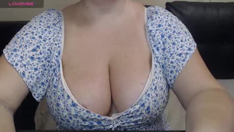Snapshot of your__maria chatting on 12.10.24 Maria Love online show from 12.10.24