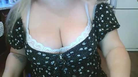 Snapshot of your__maria chatting on 12.17.25 Maria Love online show from 12.17.25