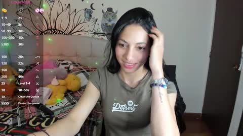 Snapshot of your_beck chatting on 11.17.25 mia3 online show from 11.17.25