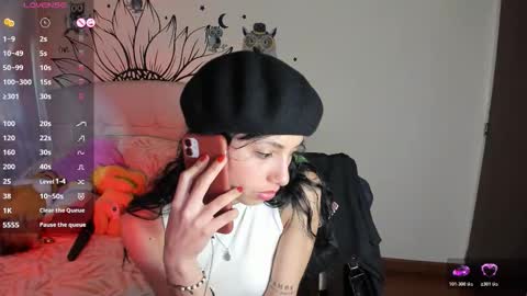 Snapshot of your_beck chatting on 11.19.25 mia3 online show from 11.19.25